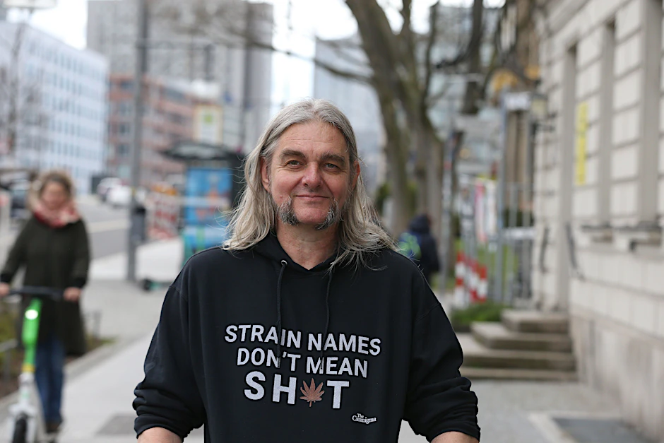 Oliver Waack-Jürgensen ist Vorsitzender des&nbsp;Cannabis Social Clubs High Ground in Berlin.