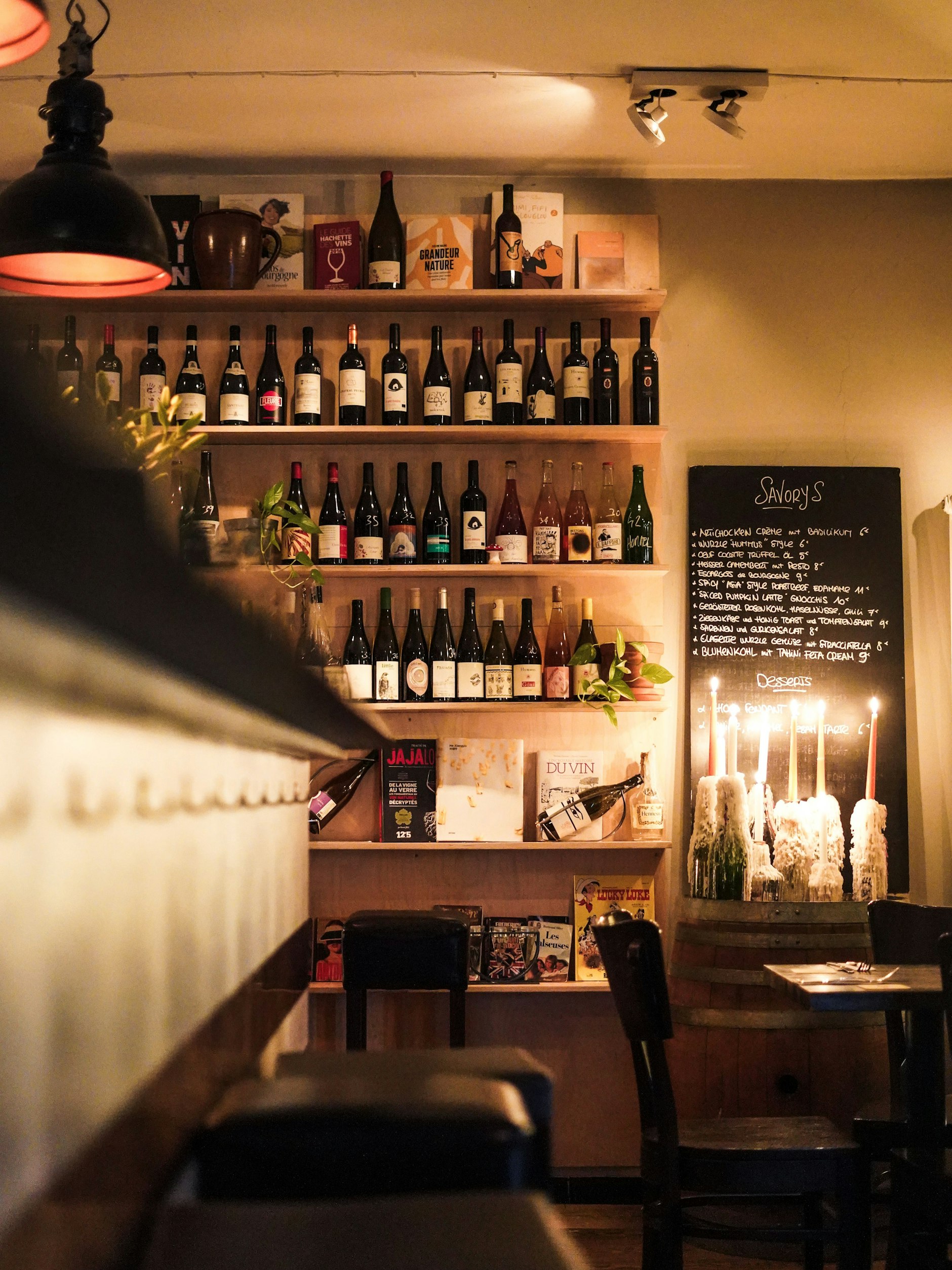 Weinbar Dr Maury in Prenzlauer Berg Das SamstagabendBargefühl