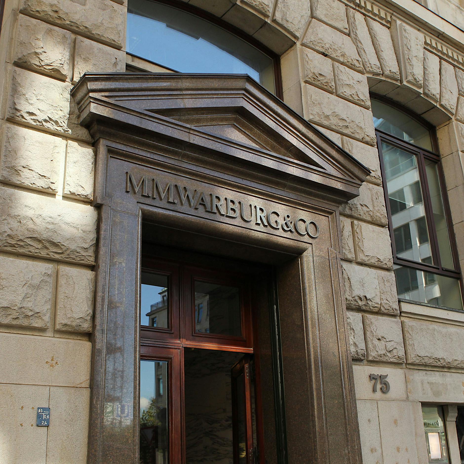 Warburg-Bank: 60 Millionen Euro Kredit für Springer-Chef Mathias Döpfner