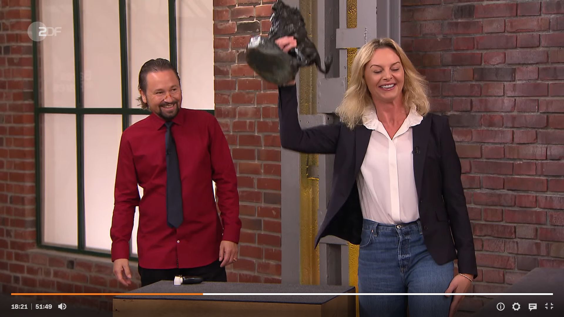 Image - Frauenpower bei „Bares für Rares“ – Händlerin stemmt 15 „holländische Kilo“