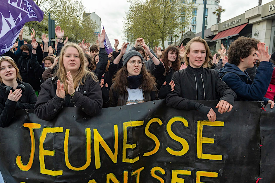 Am 14.04.2023 verkündet der Verfassungsrat das Ergebnis einer Überprüfung der bereits beschlossenen Rentenreform in Frankreich.  