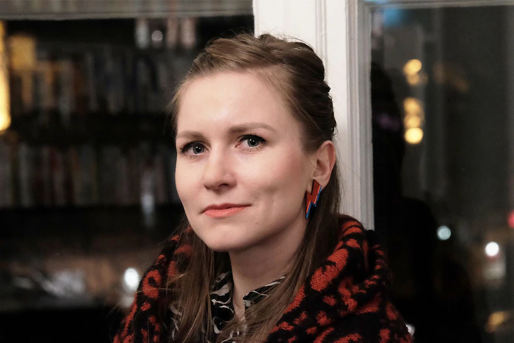 Dorota Maslowska fantasiert über David Bowie in Warschau – doch es geht um Gewalt