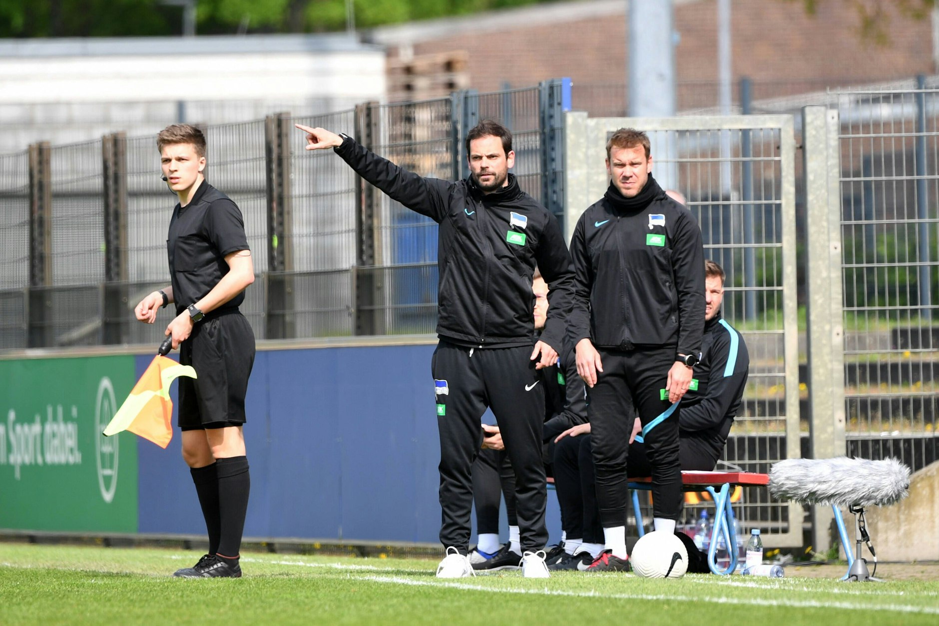 Oliver Reiß (40) coacht derzeit erfolgreich die U19 von Hertha BSC und wird von manchen Fans als Nachfolger von Cheftrainer Sandro Schwarz gehandelt.