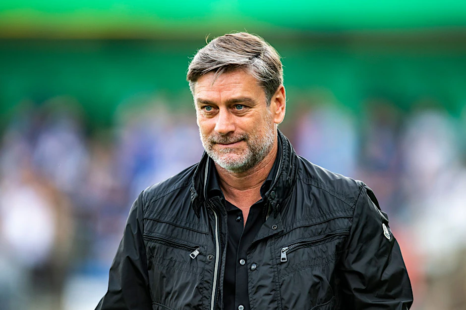 ARCHIV - Der Karlsruher SC hat sich von Sportgeschäftsführer Oliver Kreuzer getrennt.  