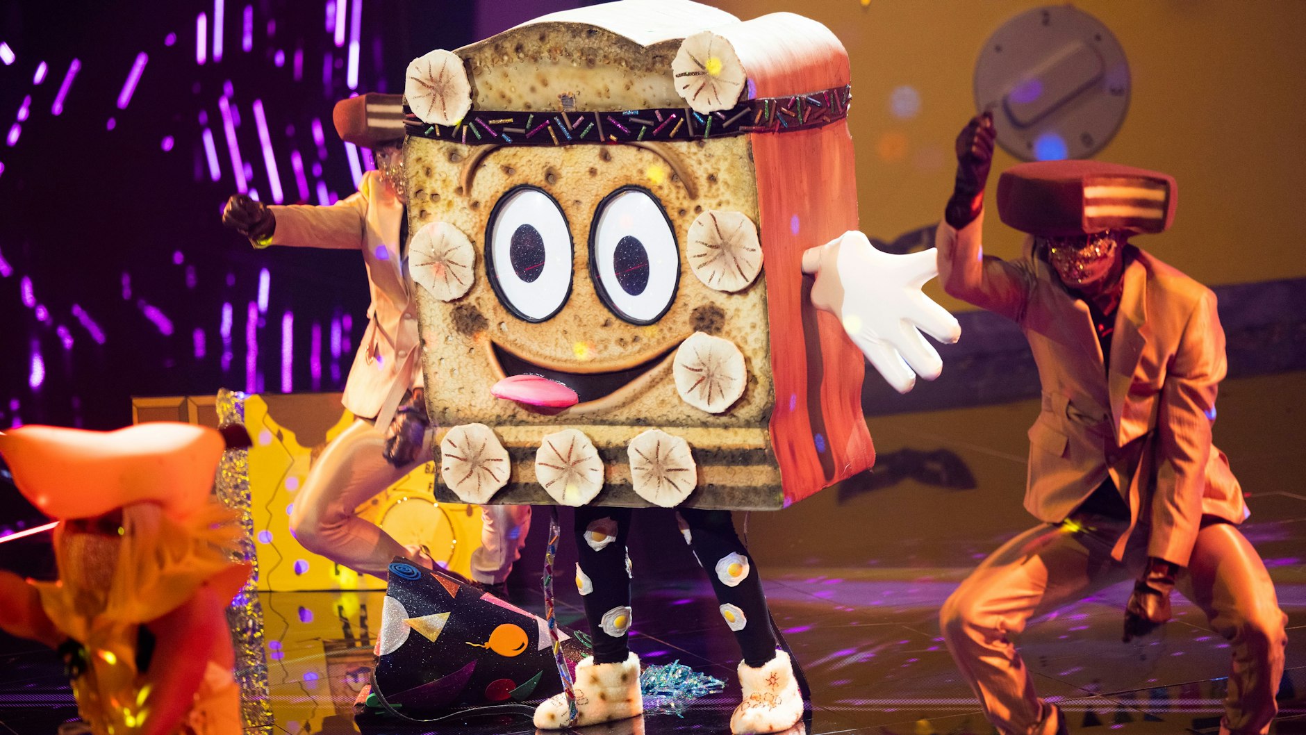 Der Toast überzeugte bei „The Masked Singer“ erneut mit einer genialen Performance - und schaffte es sicher in die nächste Runde.