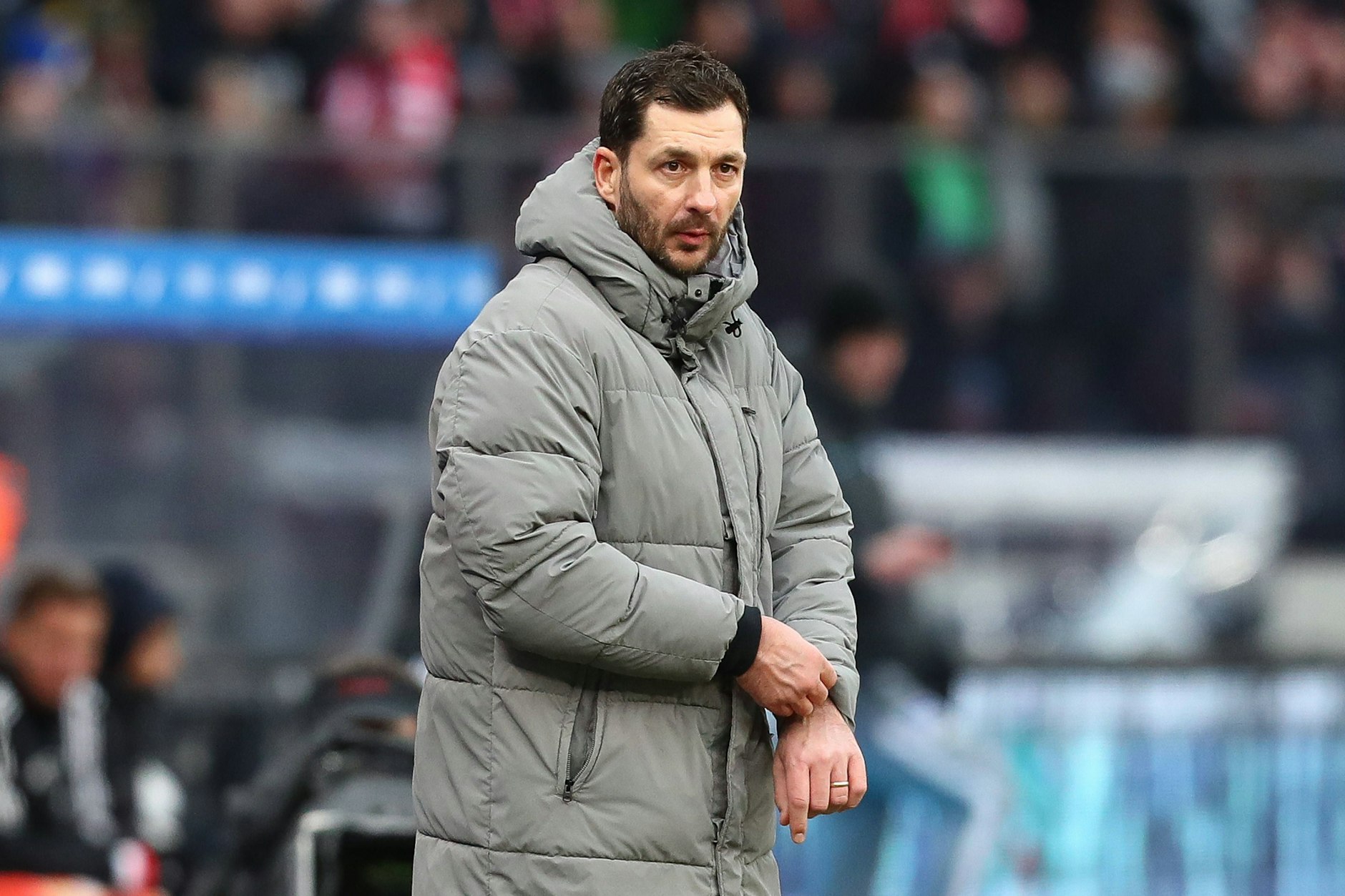 Bisher ist die Zeit von Cheftrainer Sandro Schwarz (44) bei Hertha BSC nicht abgelaufen.