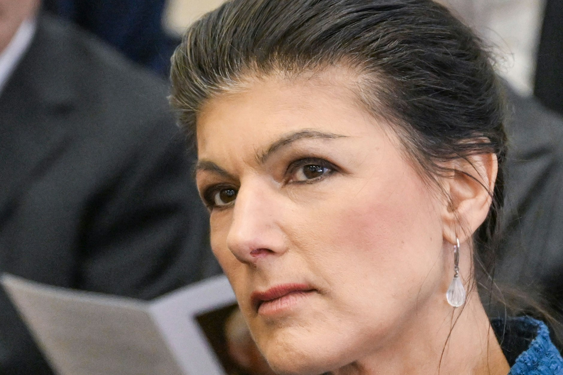 ARCHIV - 15.03.2023, Berlin: Sahra Wagenknecht (Die Linke) kommt zur Trauerfeier für den ehemaligen DDR-Ministerpräsidenten Modrow in den Münzenberg-Saal am Franz-Mehring-Platz.&nbsp;