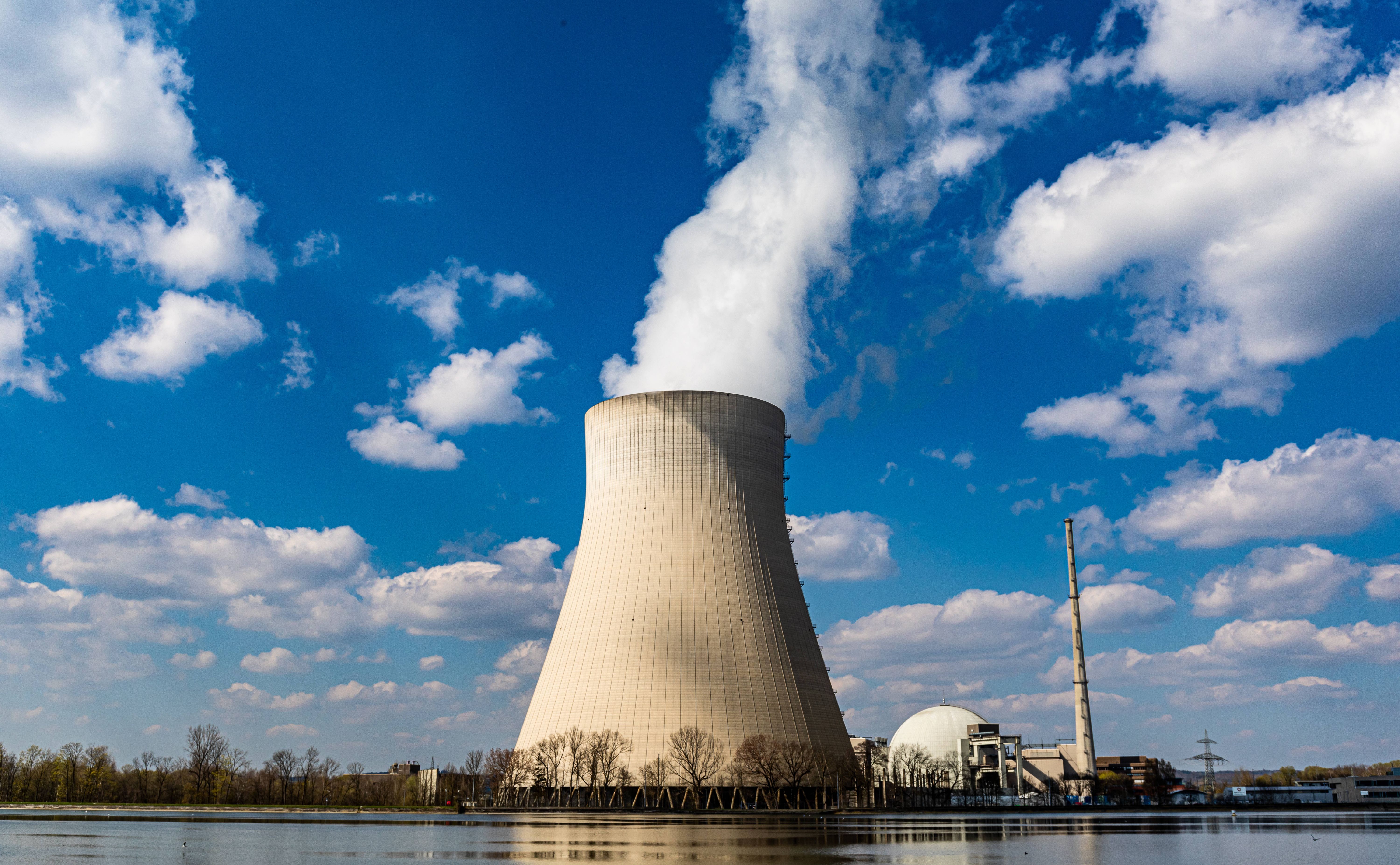 Atomausstieg In Deutschland: Letzte Atomkraftwerke Werden Heute ...