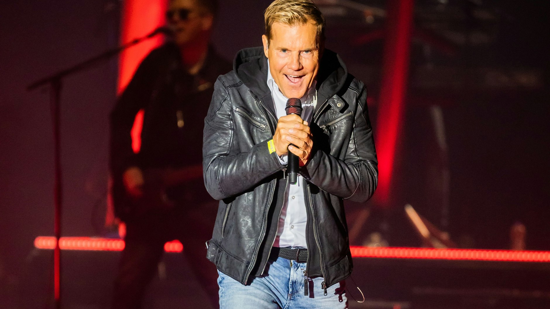 Dieter Bohlen gibt bei seinem Auftaktkonzert zu seiner Comeback-Tour in der Max-Schmeling-Halle so einiges preis.