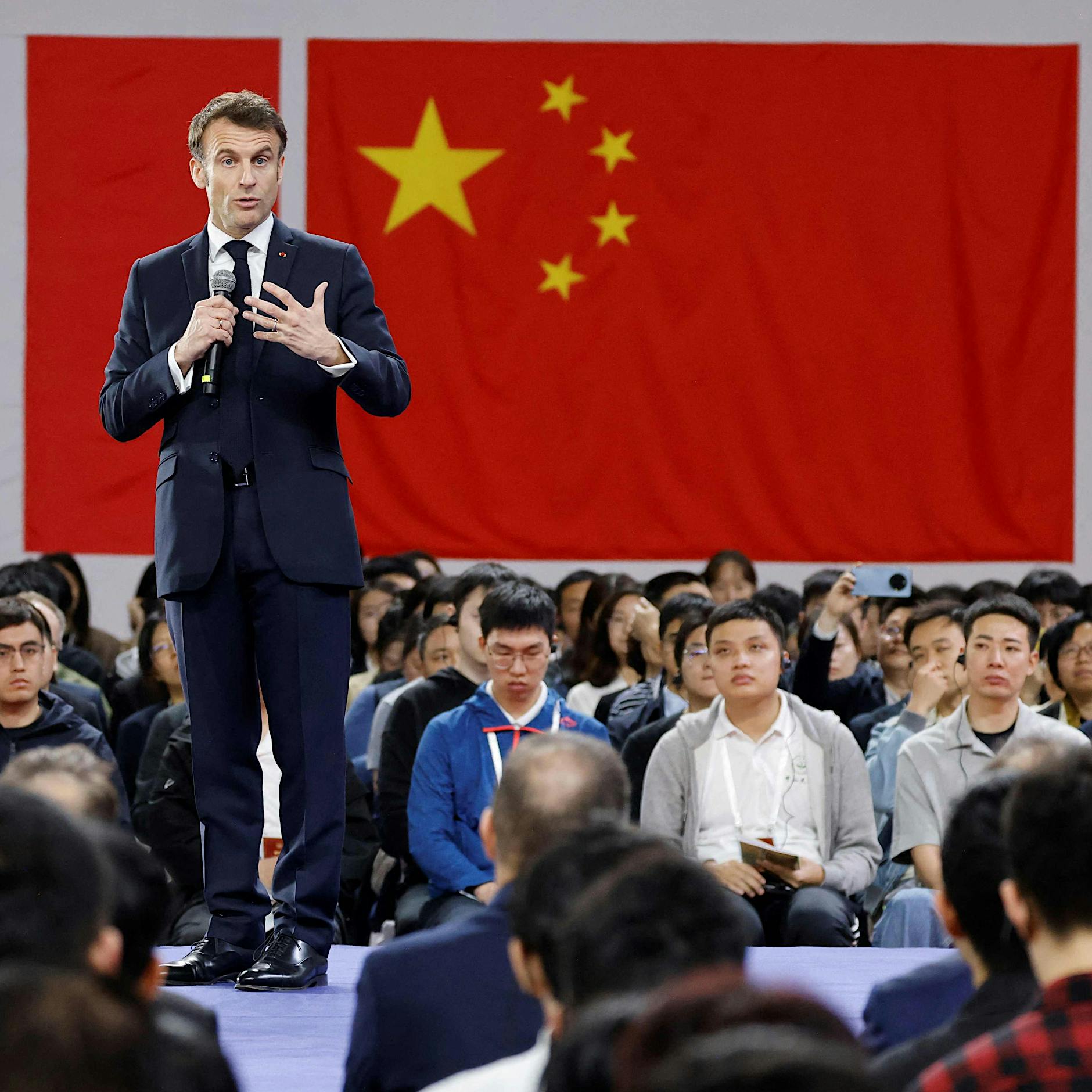 China: Während Baerbock die Moralkeule schwingt, spricht Macron die Wahrheit aus