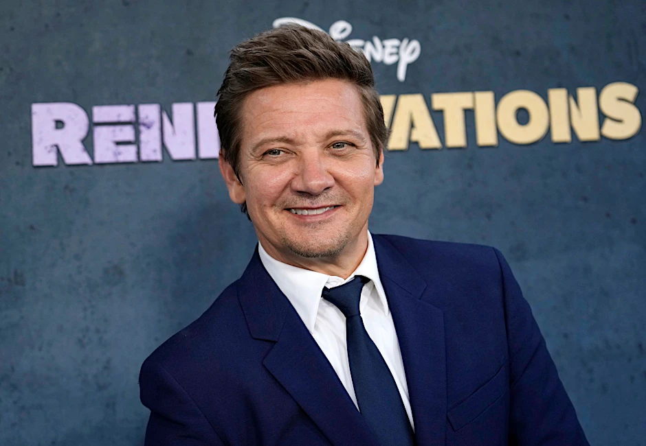 Er kann wieder lächeln: Jeremy Renner auf dem roten Teppich.  