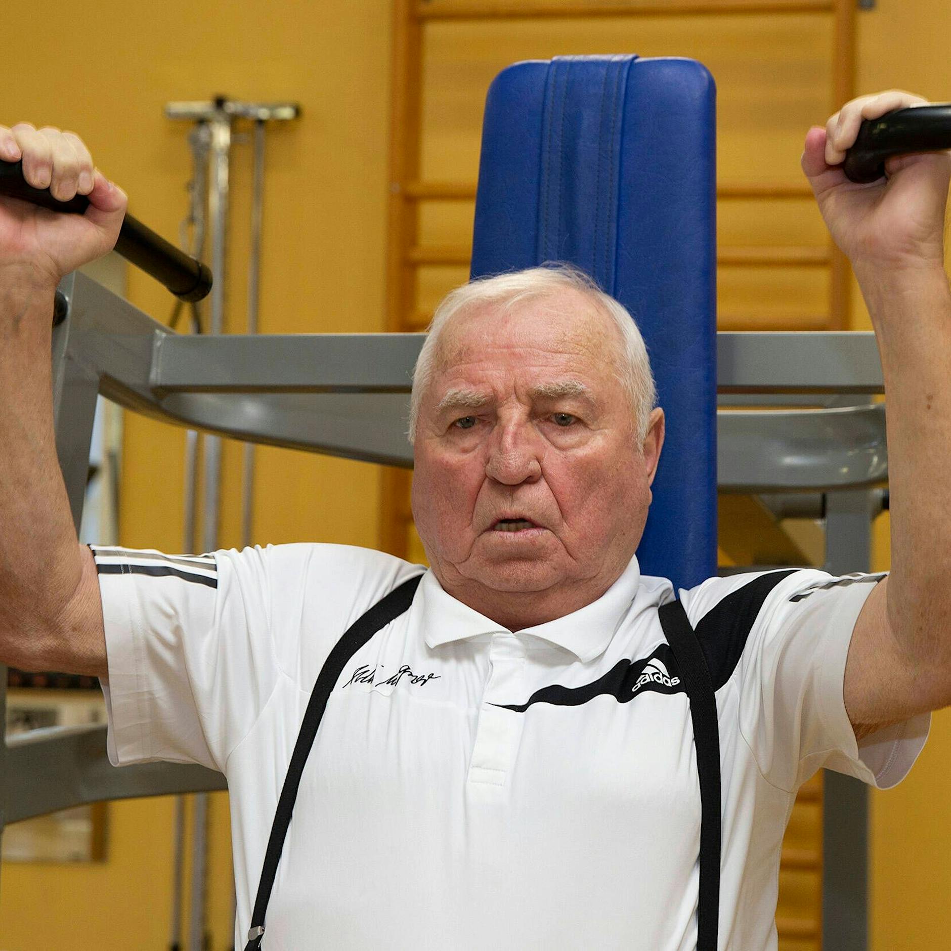 Neue OP bei Ulli Wegner (80): Monster-Nagel entfernt!