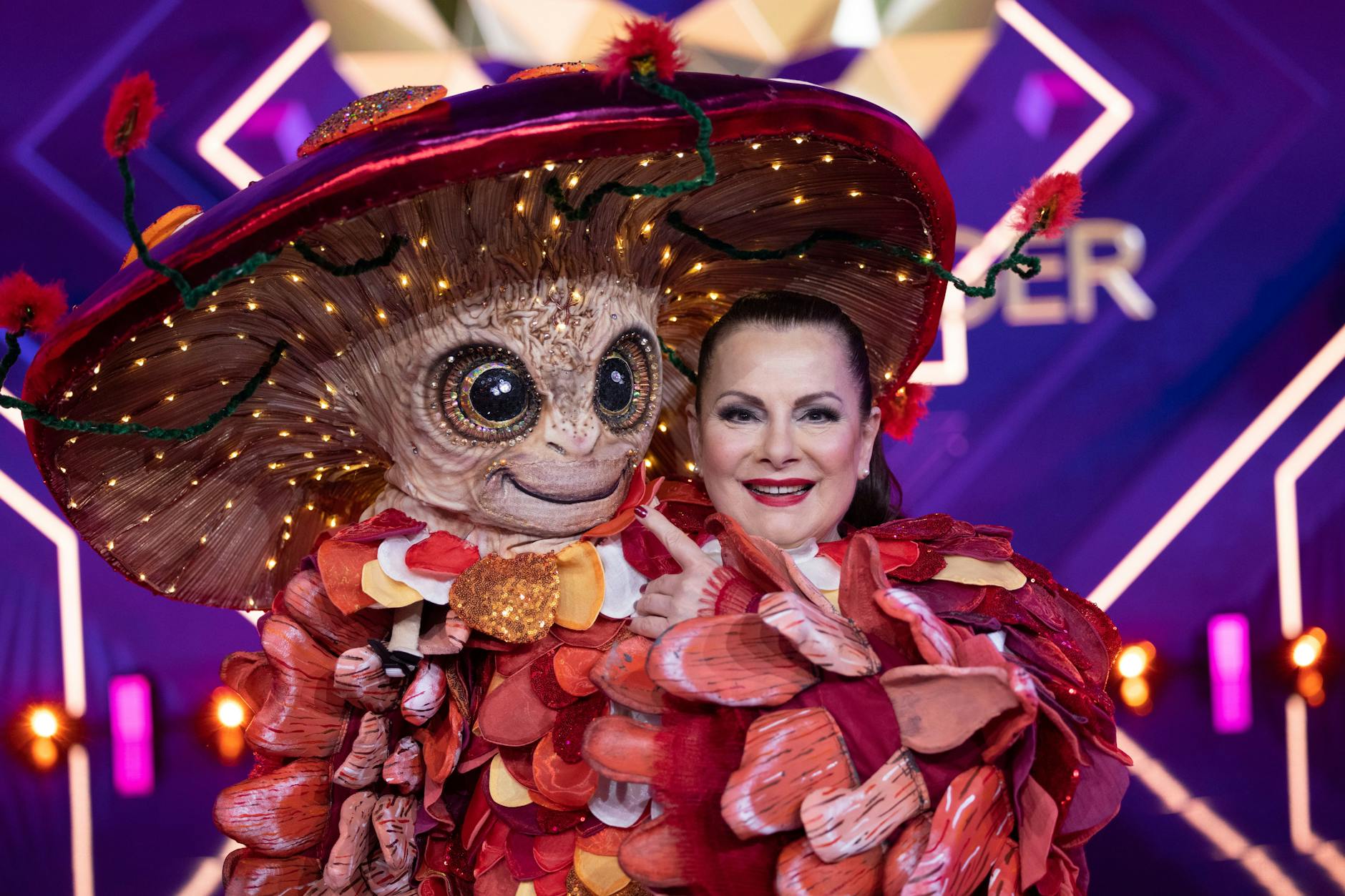 Marianne Rosenberg war der Pilz bei The Masked Singer - doch ein Indiz, das zu ihr führen sollte, machte die Fans wütend.