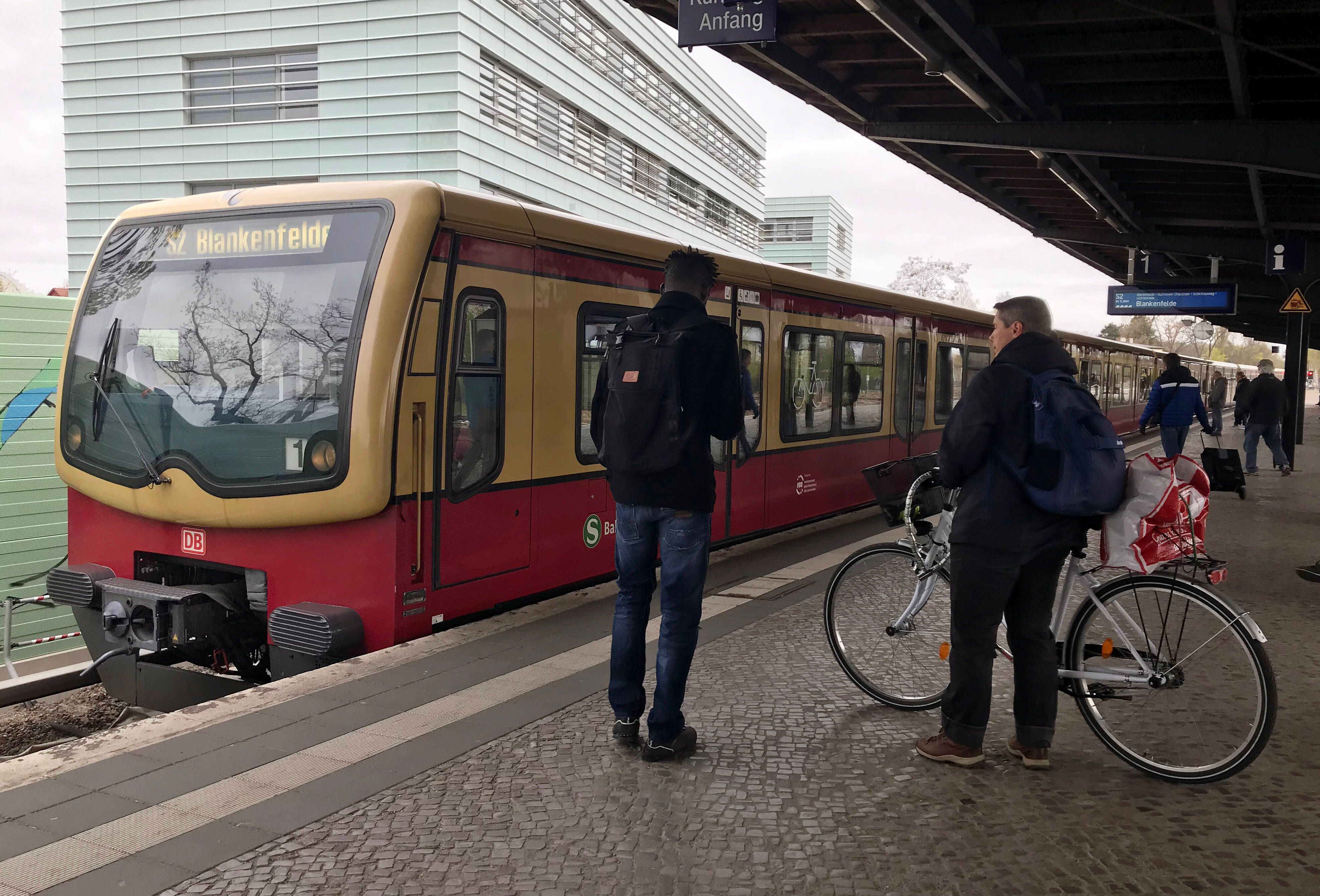 Image - Nach einem Jahr Bauarbeiten: S-Bahn fährt wieder bis Blankenfelde