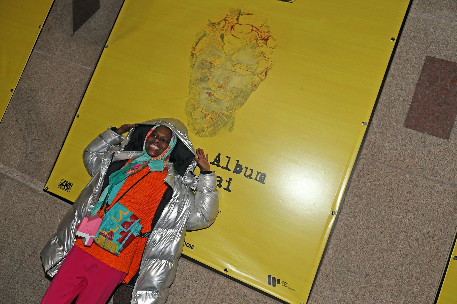 Sonia vorm Admiralspalast nach dem Ed-Sheeran-Konzert