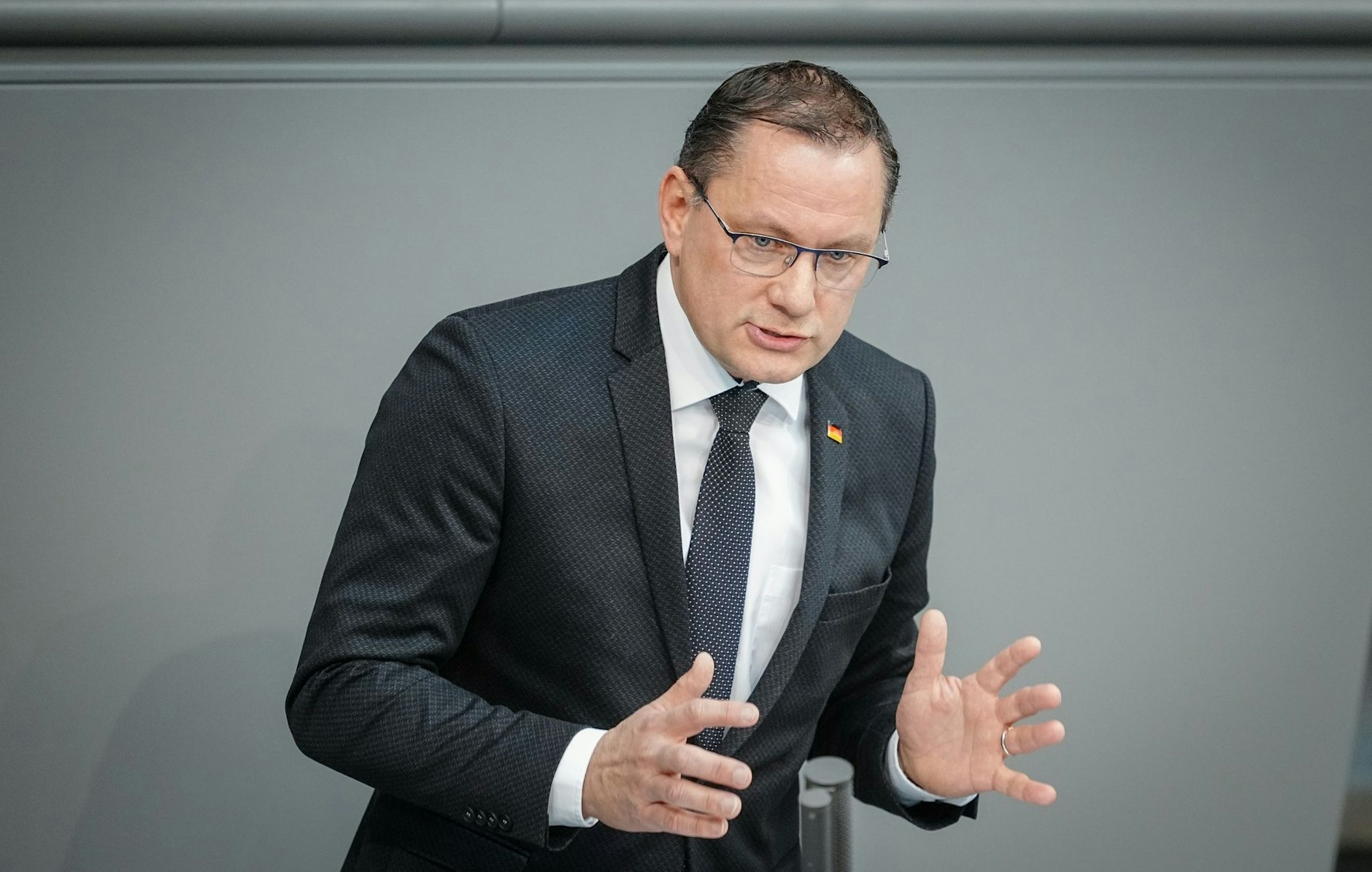 ARCHIV - Tino Chrupalla, AfD-Bundesvorsitzender und Fraktionsvorsitzender der AfD.