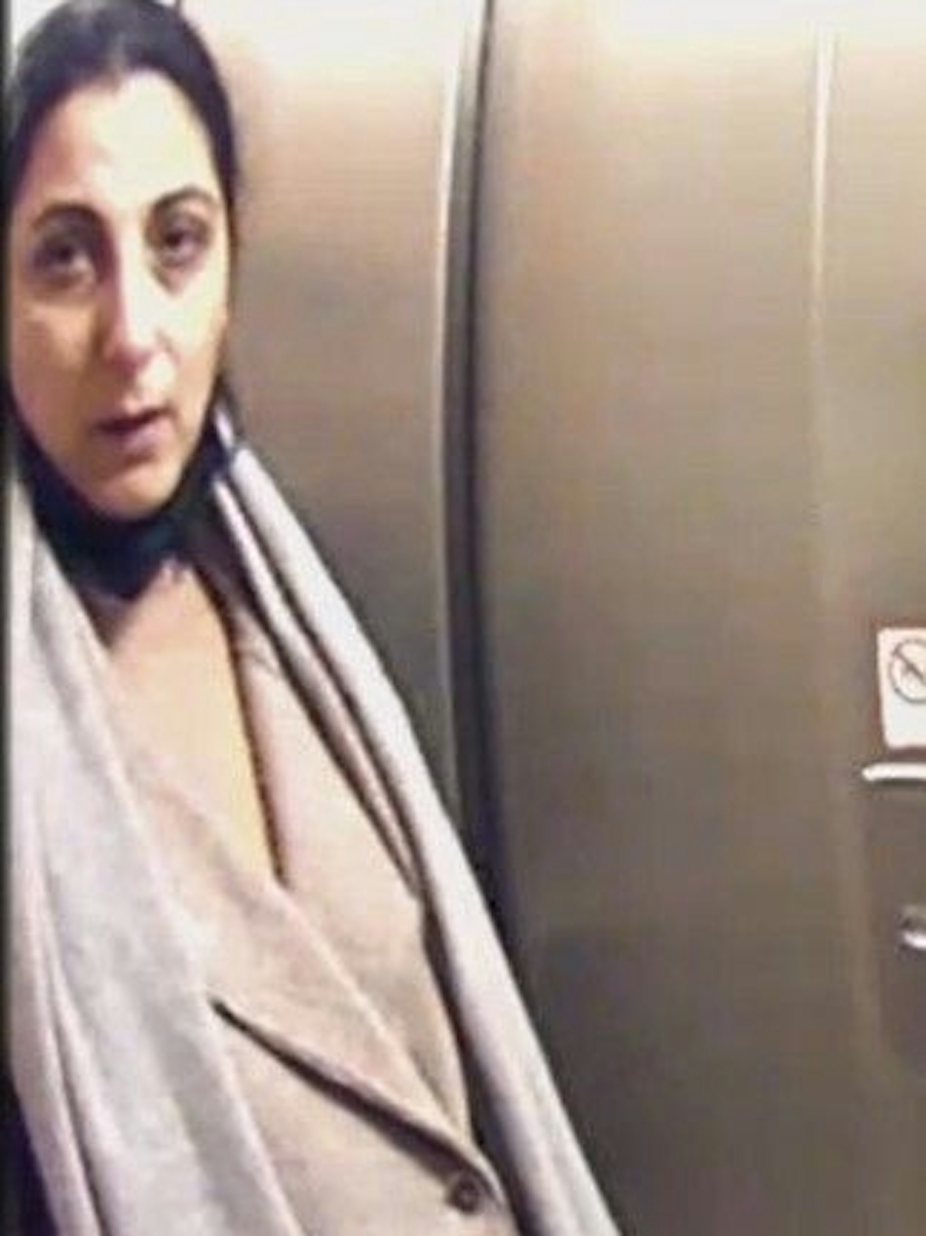 Die dritte Tatverdächtige wurde im Flur gefilmt.