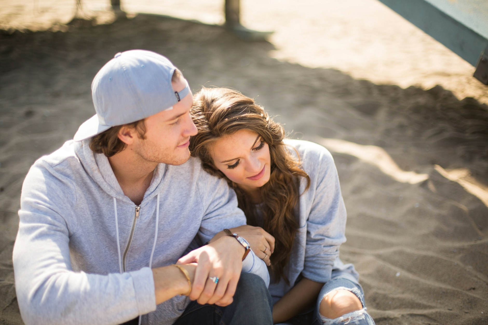 Laut Horoskop gibt es Sternzeichen, für die im März ein neues Liebeskapitel beginnt.