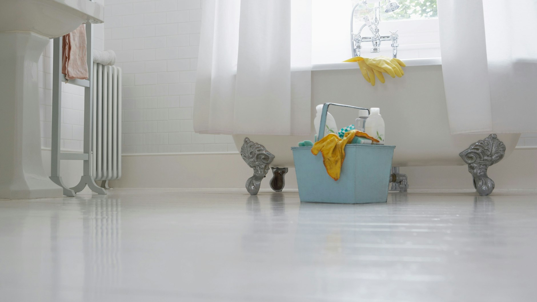 Mitgebrachtes Gepäck sollte man erst mal über der Wanne ausschütteln.