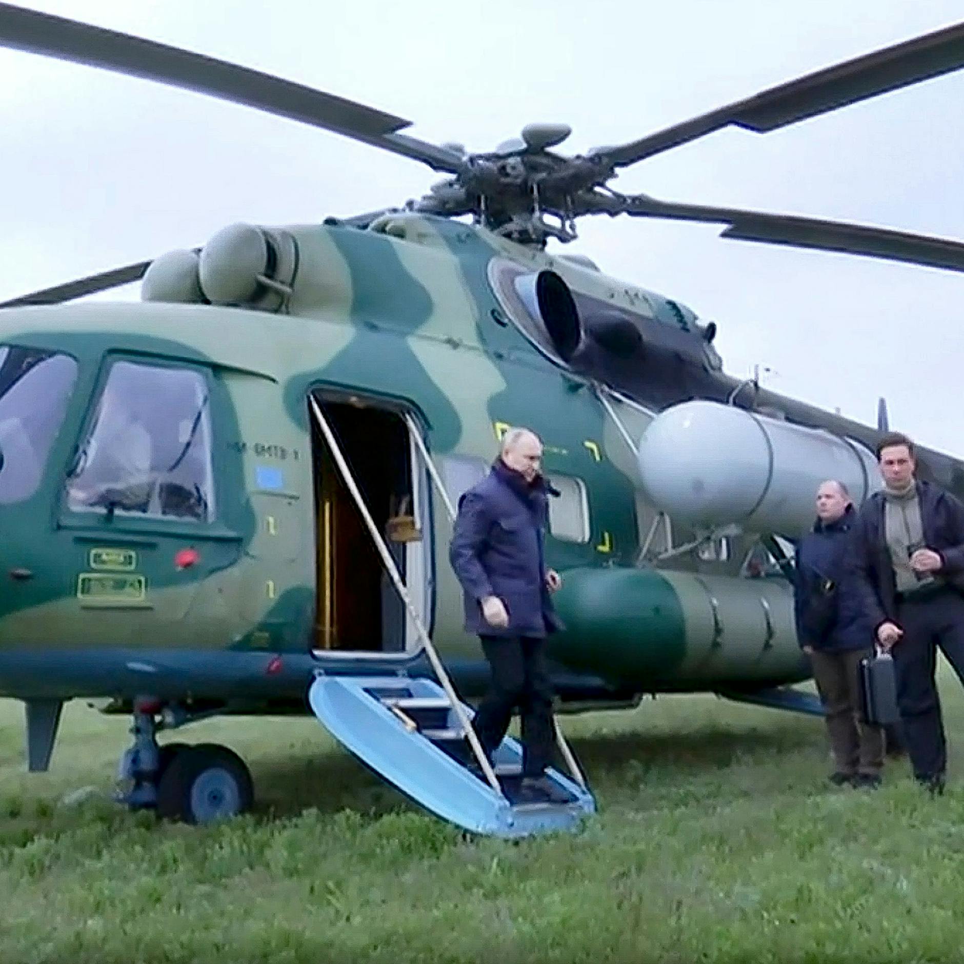 Kreml: Putin besucht Truppen in Cherson und Luhansk