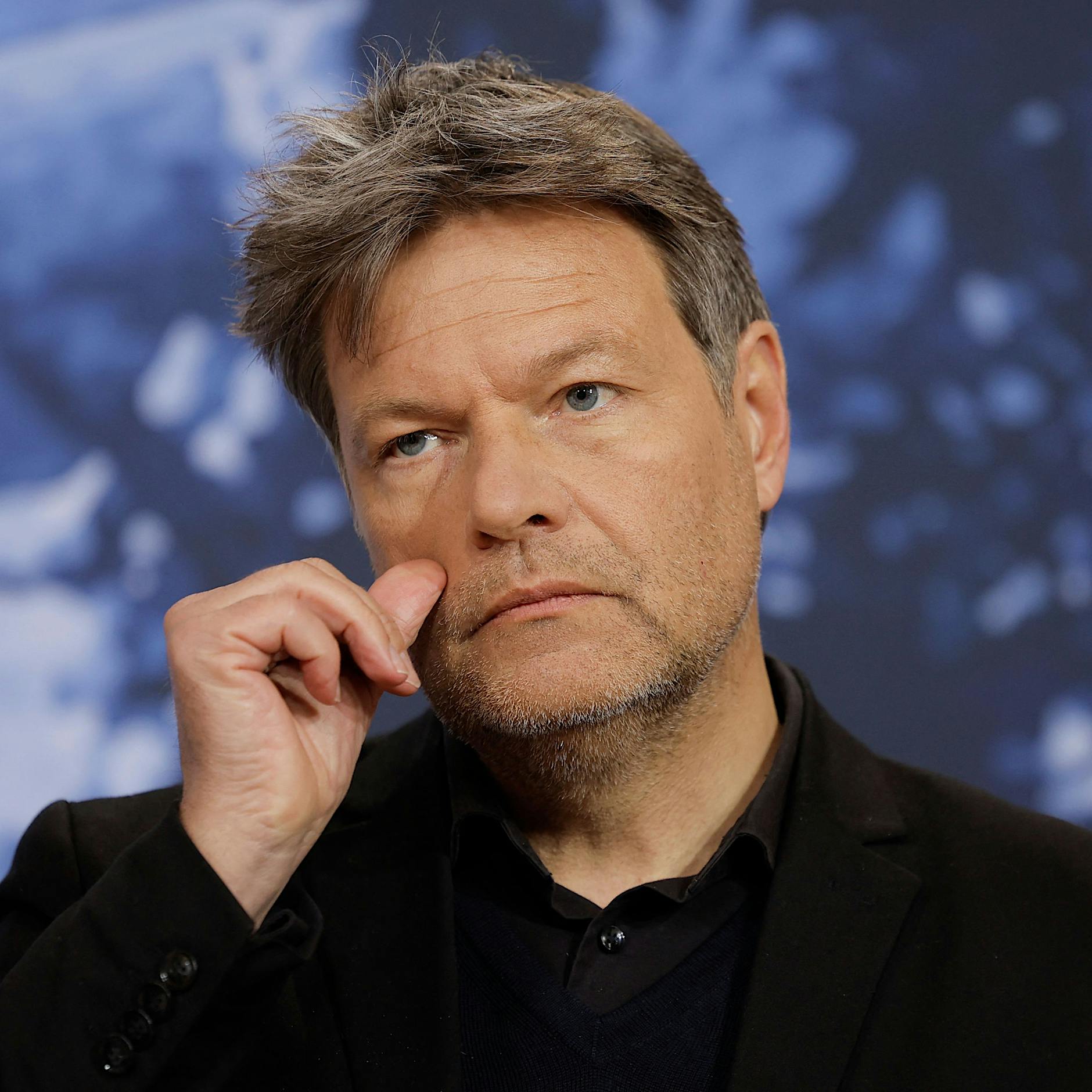 Habeck will keine Gasheizungen mehr: Warum lässt er dann so viele LNG-Terminals bauen?