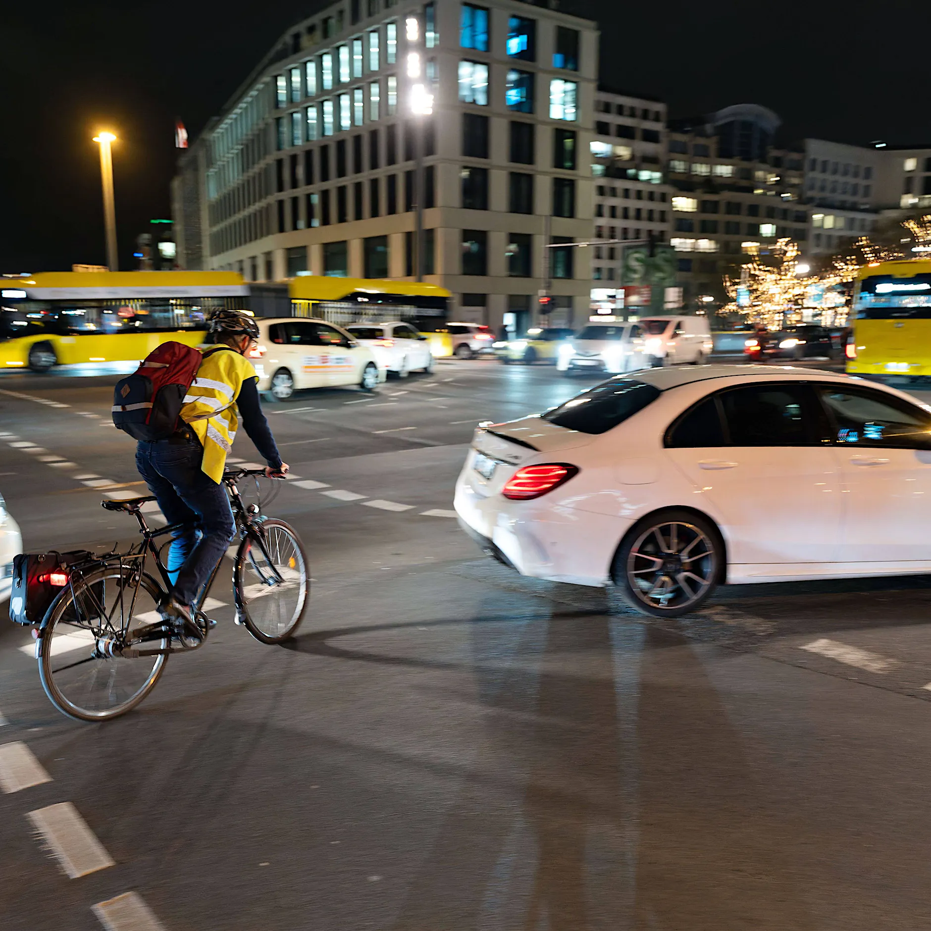 Helm, Spiegel, Schloss, GPS: Ein Profi verrät alles über sicheres Fahrradfahren