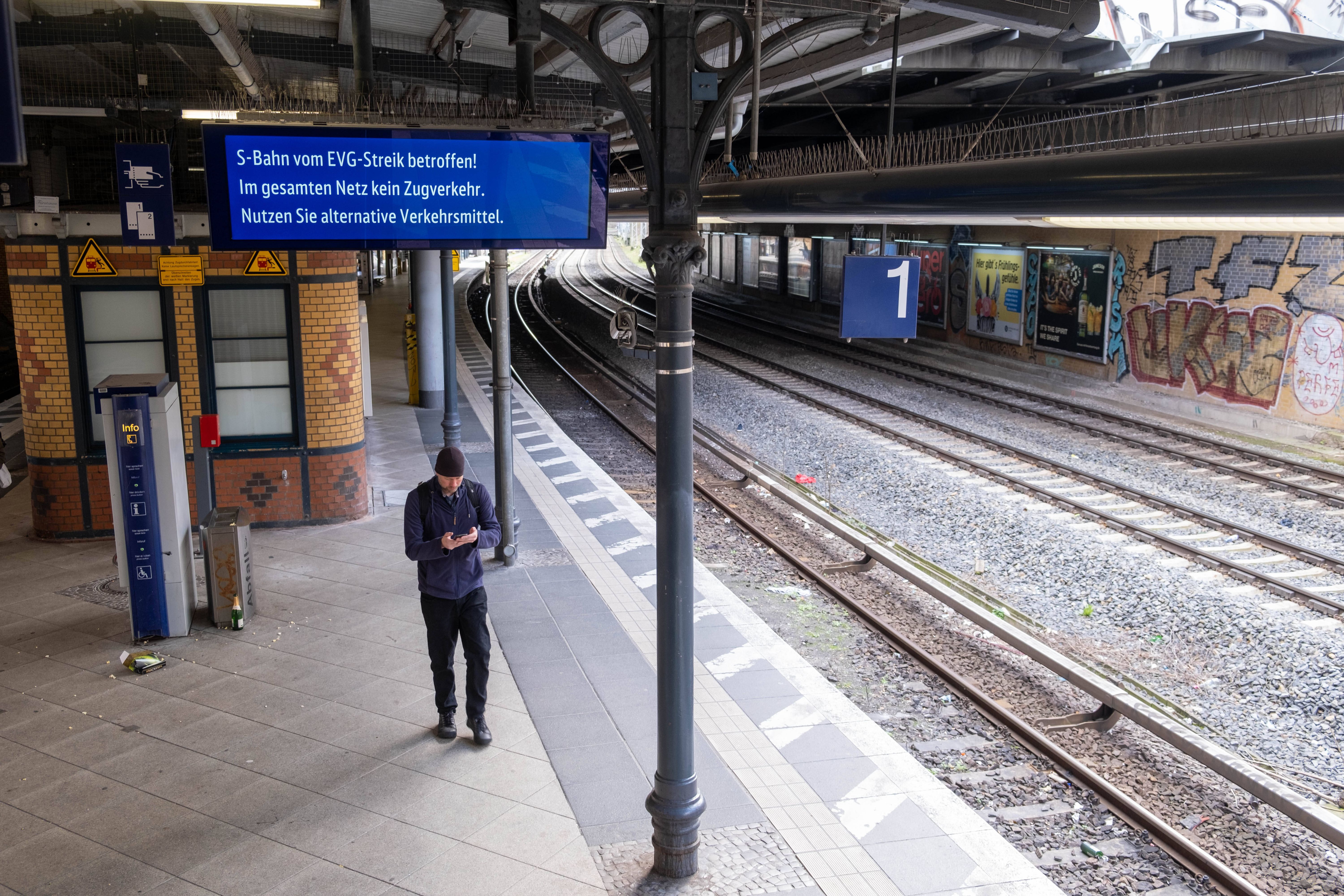 Image - Bei DB und S-Bahn droht am Freitag der nächste Mega-Streik!