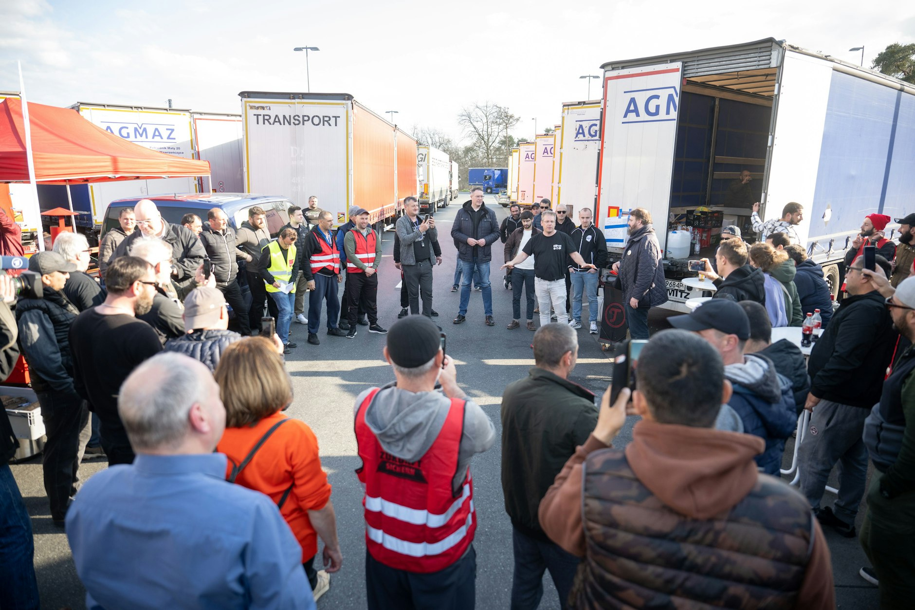 Streikende Fernfahrer auf der Raststätte Gräfenhausen-West: Sie wurden lange nicht bezahlt.