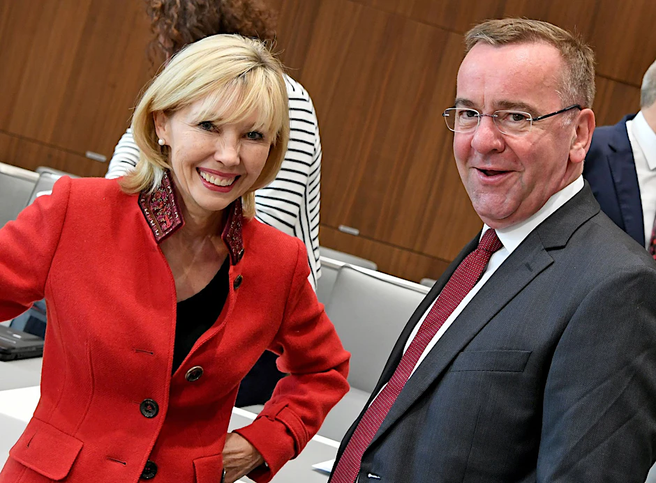 ARCHIV - Boris Pistorius und seine ehemalige Lebensgefährtin Doris Schröder-Köpf sind wohl noch immer freundschaftlich verbunden.  