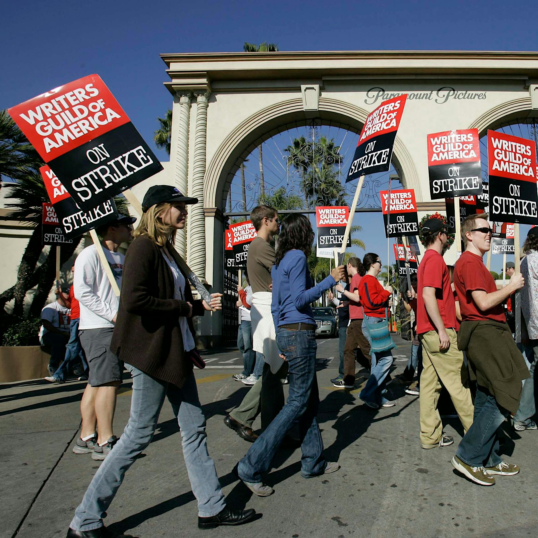 Drohender Streik der Drehbuchautoren: Kann man die Schreiber durch KI ersetzen?