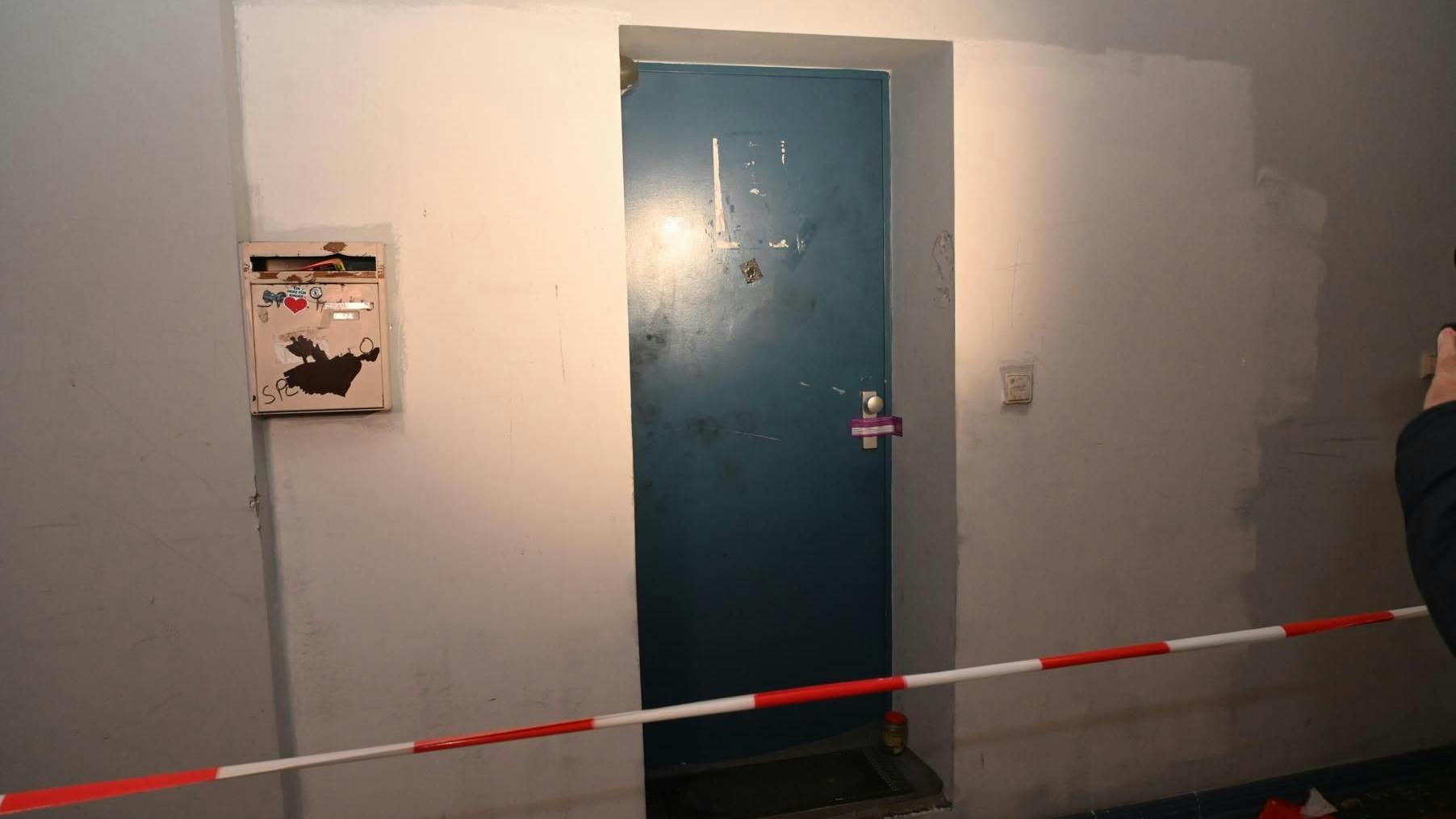 Hinter dieser Tür liegt das Wohnungsbordell. 