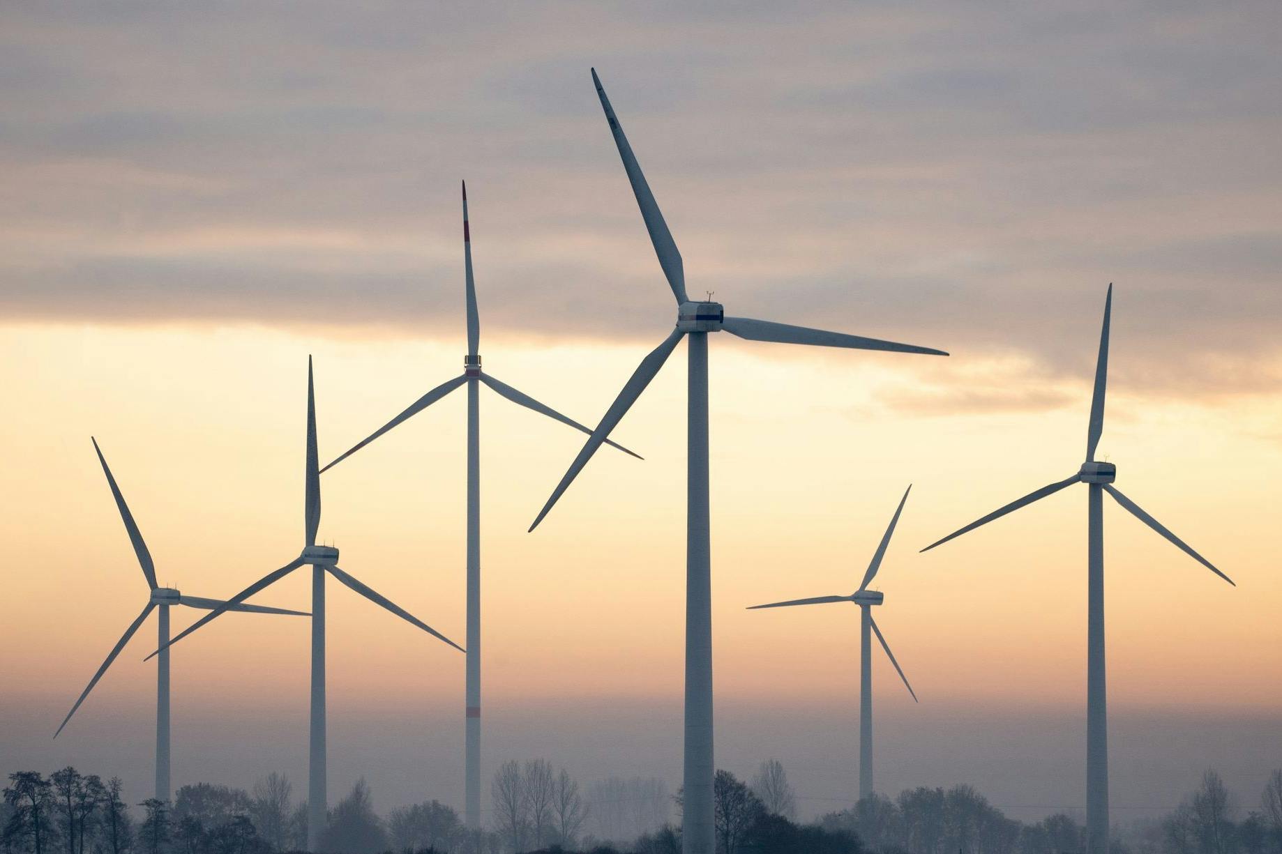 Windkraft kostet nix? Stimmt, so ein Propeller steht einfach da.