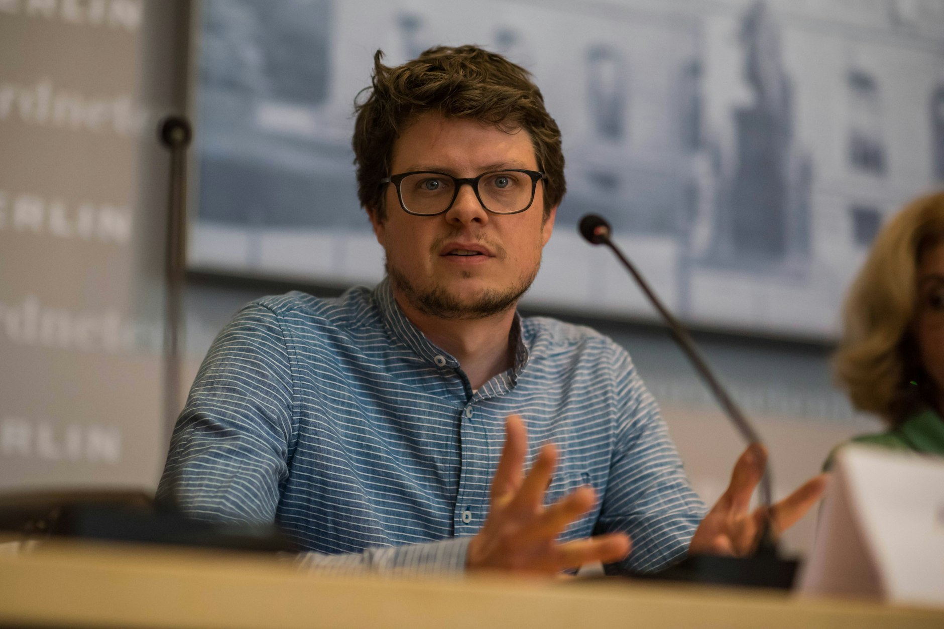 Die Attacke erfolgte im Abgeordneten-Büro des Linken-Politikers Niklas Schrader.