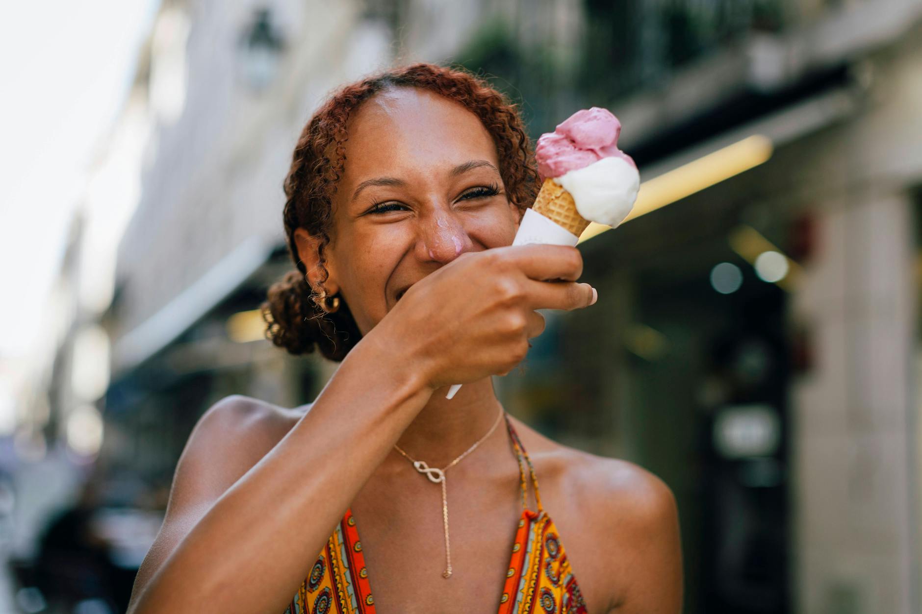 Eis her! Am Wochenende sollen die Temperaturen endlich steigen und dann kann an 43 Eisdielen in Berlin nach Herzenslust durchprobiert werden. 