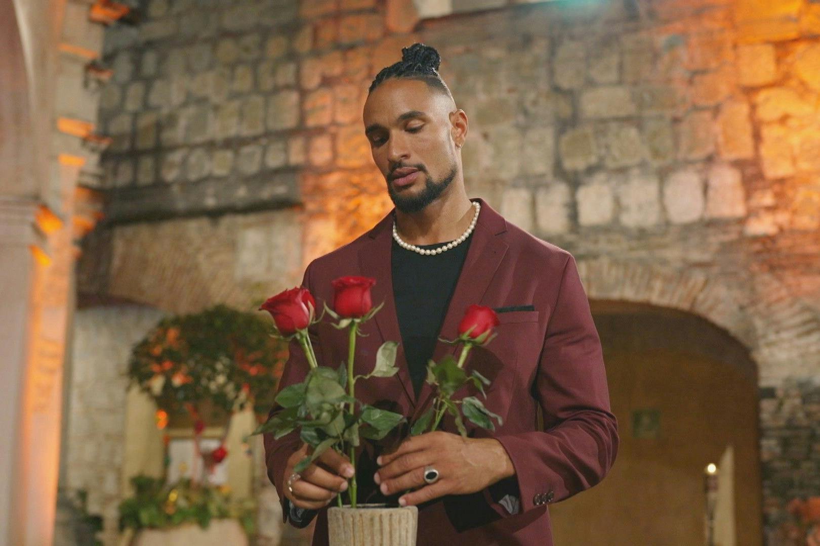 David Jackson trifft in Folge acht von „Der Bachelor“ eine besonders harte Entscheidung.