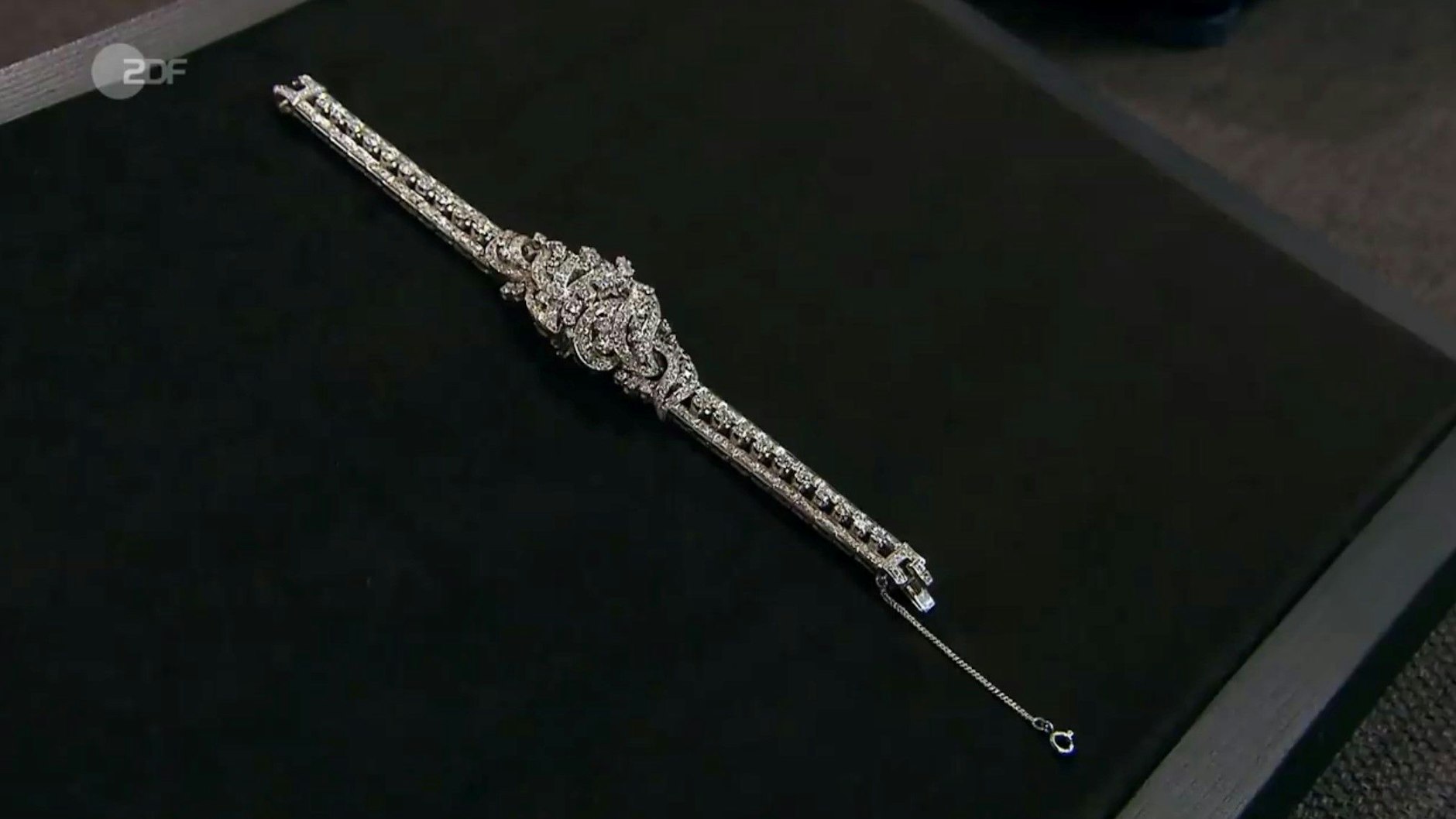 Dieses Armband soll bei „Bares für Rares“ verkauft werden.