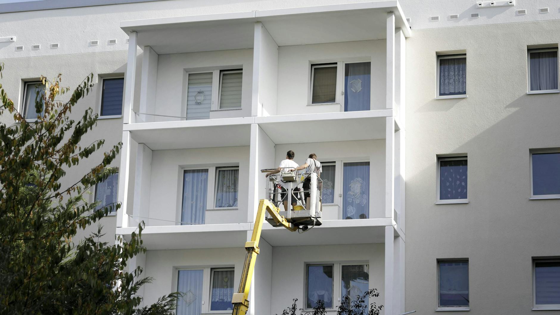 2018 wurde im Plattenbauviertel in Potsdam-Drewitz noch saniert, die Gebäude bekamen eine neue Fassade.