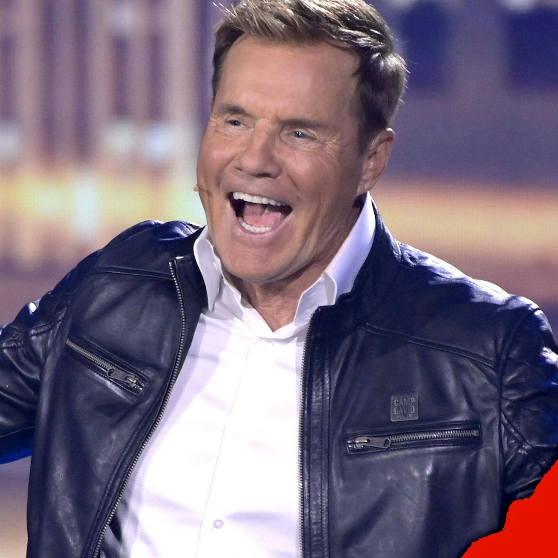 So lammfromm ist Sprücheklopfer Dieter Bohlen hinter den Kameras