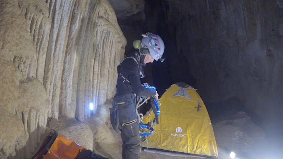 HANDOUT - Die Bergsteigerin und Höhlenforscherin Beatriz Flamini hat die vergangenen 500 Tage im Inneren einer Höhle verbracht - freiwillig.  
