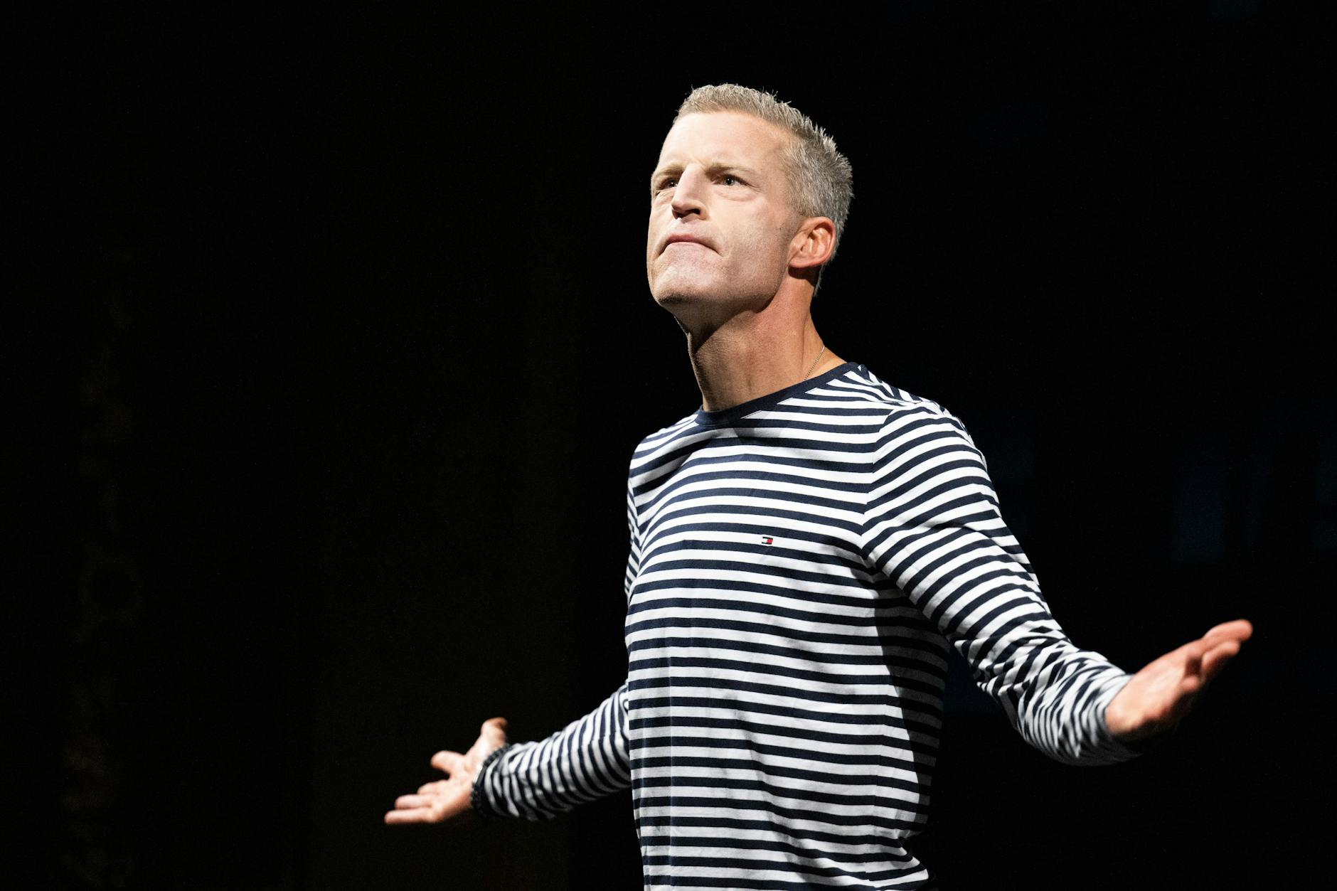 Selbst schuldig, oder nur ein Romancier? Jeder Bibelleser weiß, in der Heiligen Schrift gibt es keine komplett normalen, unschuldigen Menschen.