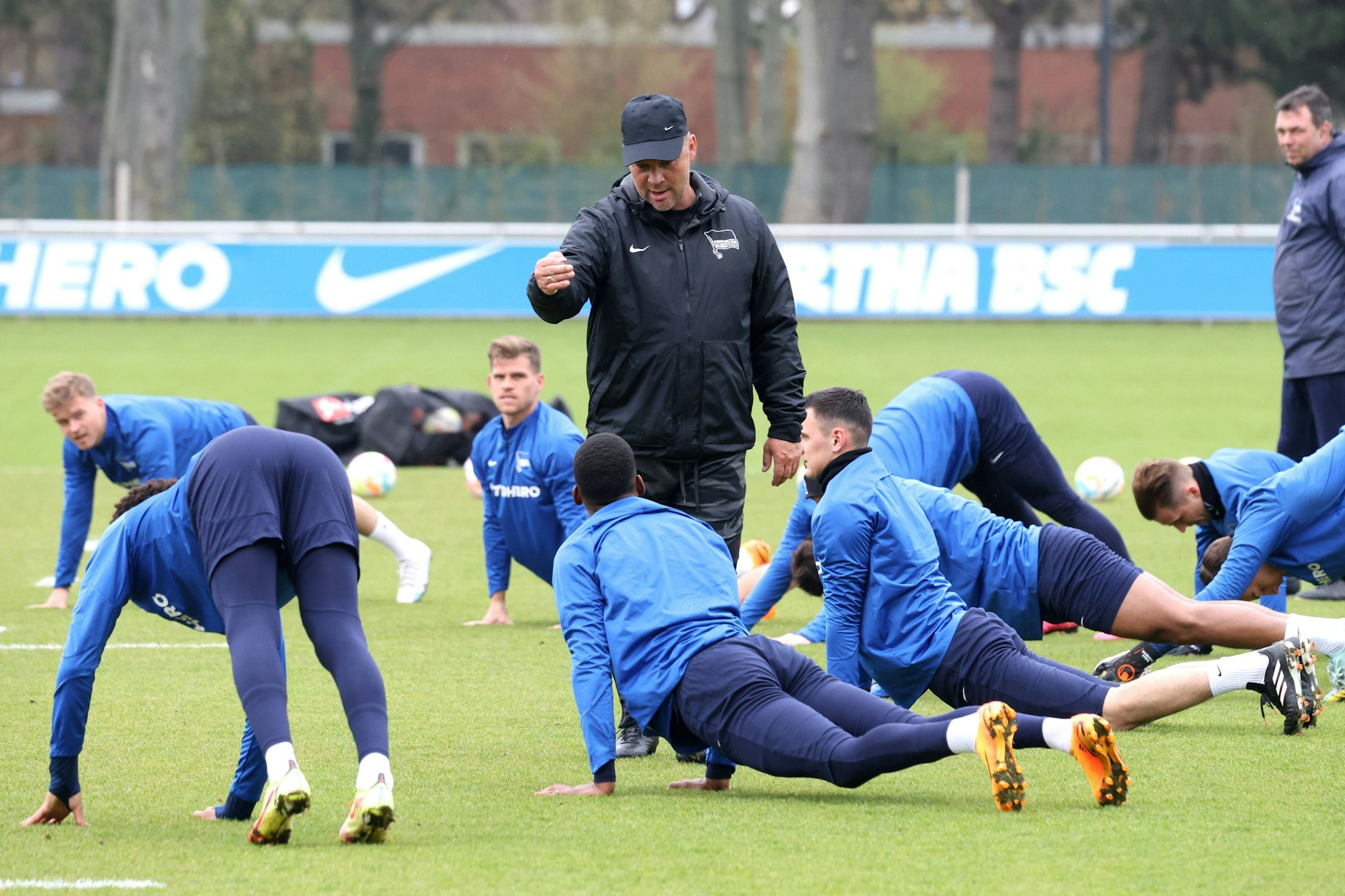 Pal Dardai nutzt im Training jede Gelegenheit zum persönlichen Gespräch.
