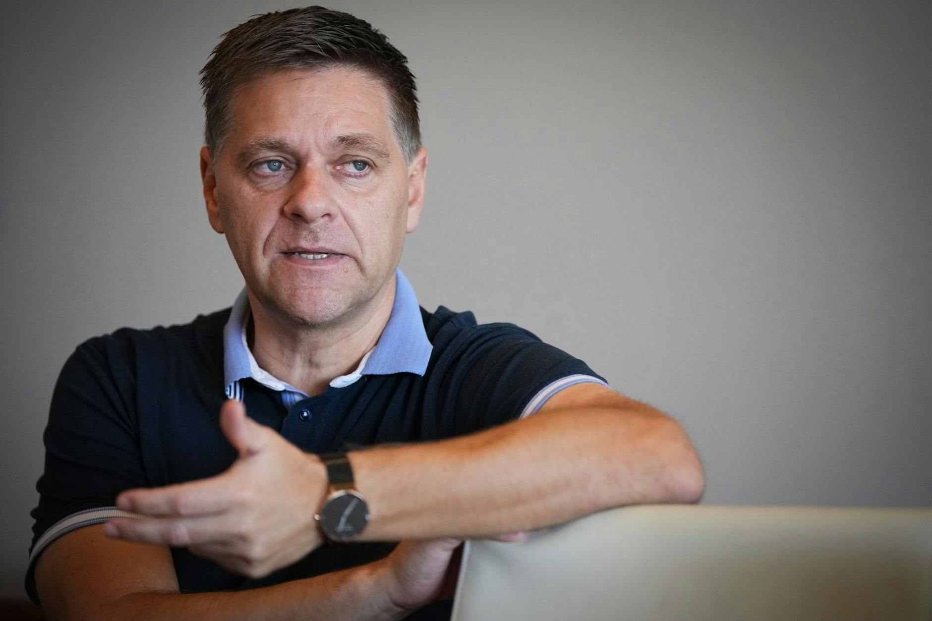 Oliver Ruhnert im Gespräch mit dem KURIER. Er erwartet eine schwierige Transferperiode für die Eisernen.