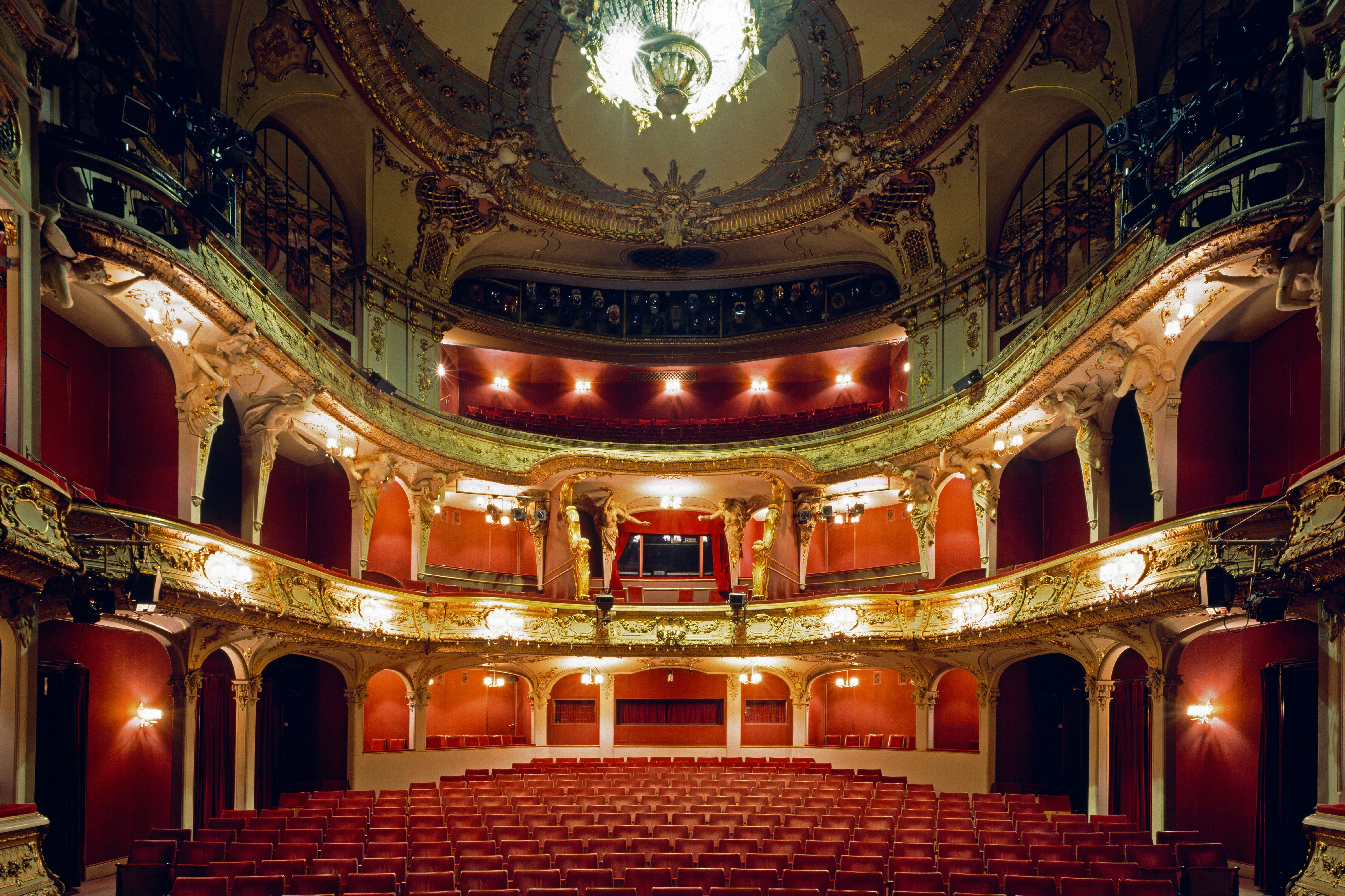 Das altehrwürdige Brecht-Theater: Am Abend war das Berliner Ensemble bei Stuckrad-Barres Lesung voll.