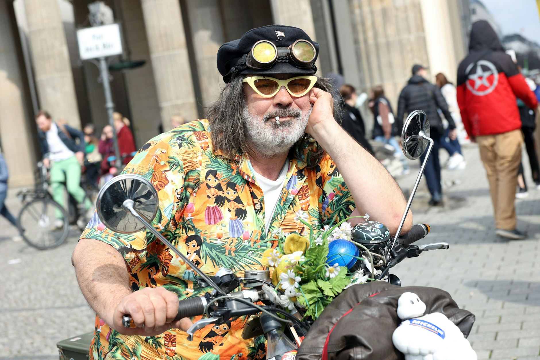 Ronny Grunzke (62) demonstriert seit Jahren für eine liberalere Drogenpolitik.
