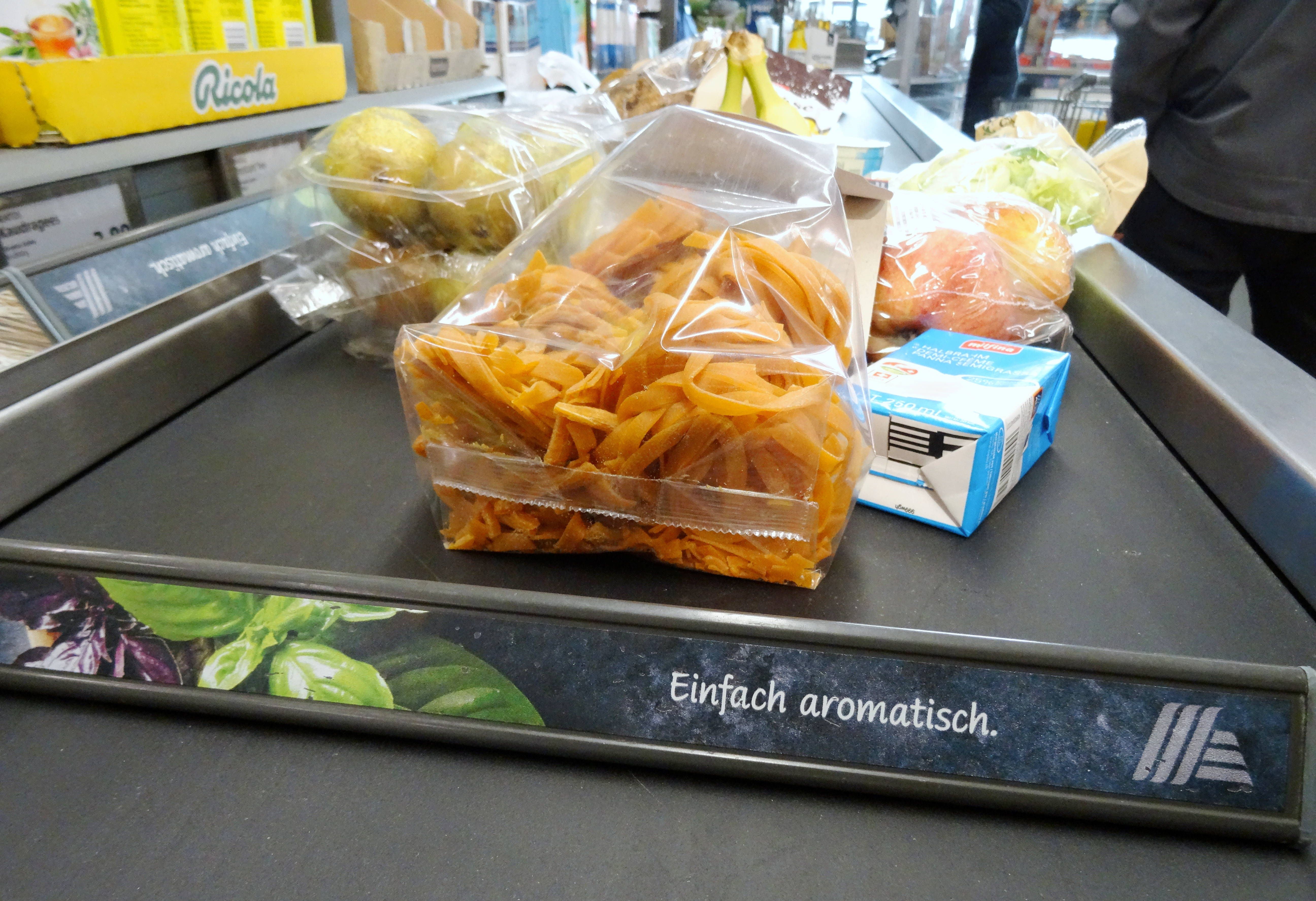 Supermarkt: Benutzen wir dieses Teil ganz falsch? Wie heißt es korrekt?