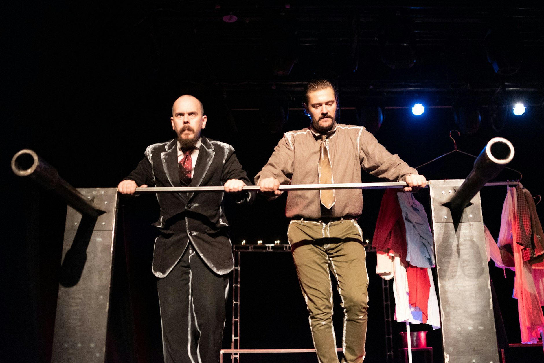 Panzerrohre auf der Bühne in Moskau.