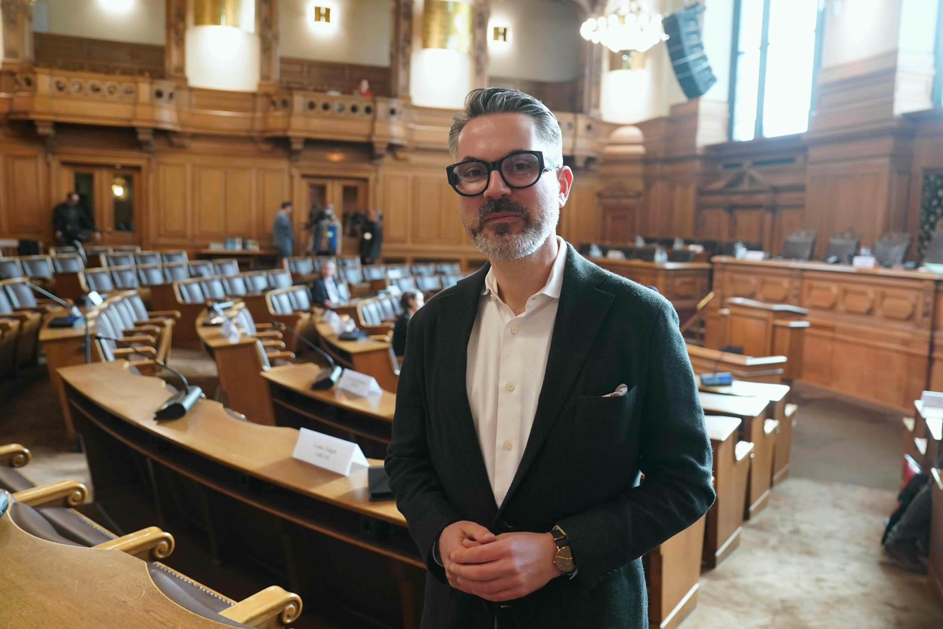 Fabio De Masi beim Untersuchungsausschuss in Hamburg zum Thema Kanzler Scholz und Cum-Ex. Ein Foto aus dem Monat März 2023