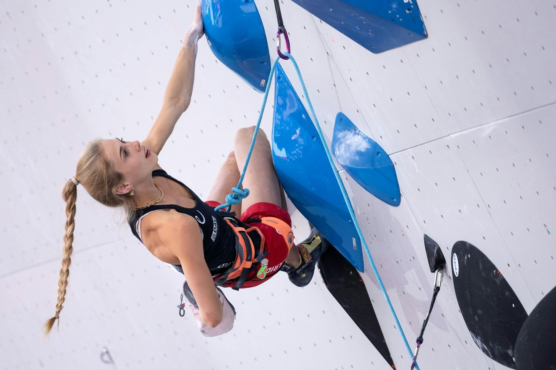 So schön kann Bouldern sein! Hannah Meul hat ihr Kletterhobby versilbert: Bei der Kletter-EM 2022 kam sie auf den zweiten Platz. Aber auch ohne Wettkampf-Ehrgeiz macht der Sport viel Spaß.