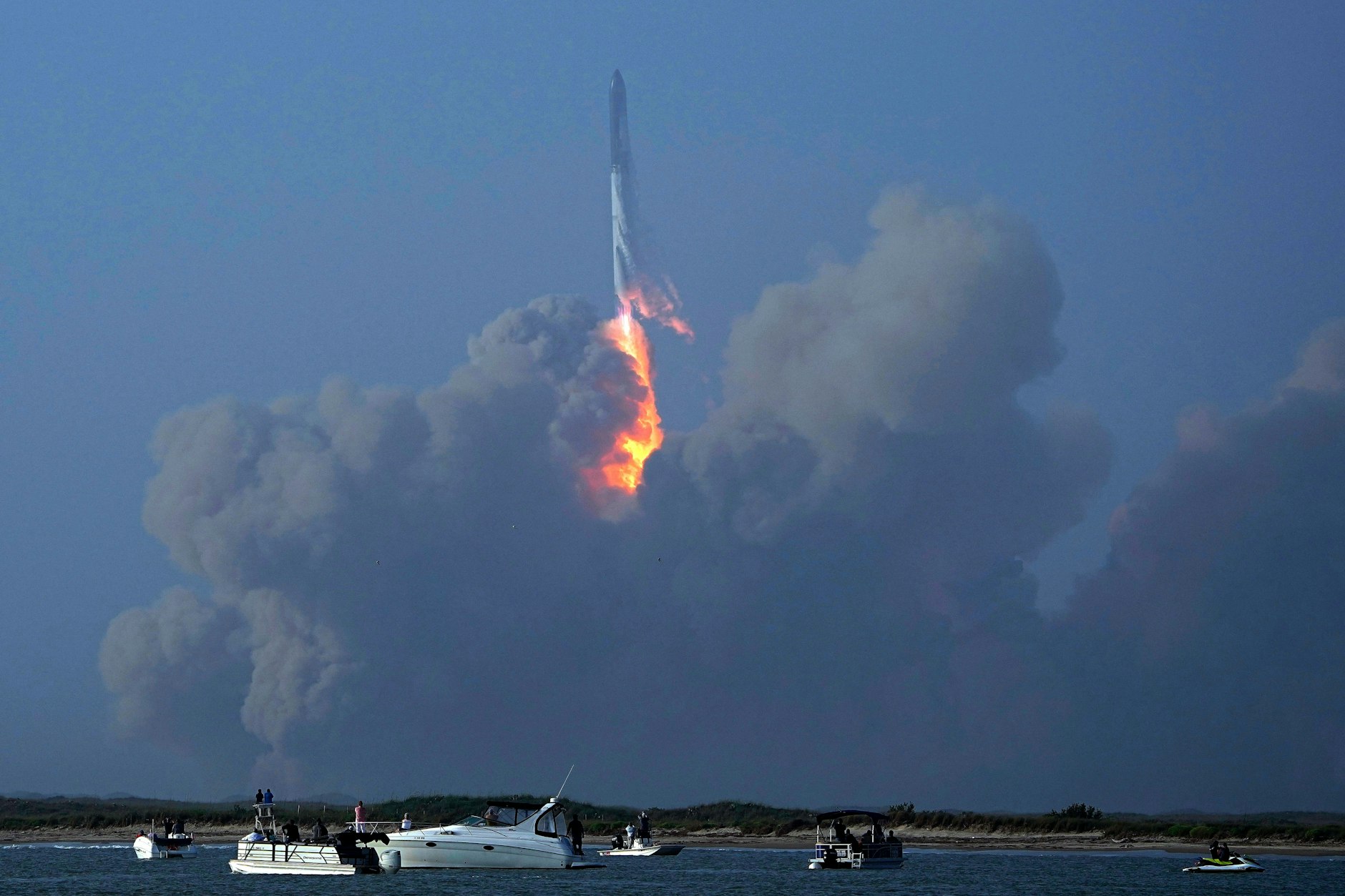 Die Starship-Rakete ist kurz nach dem Start explodiert.