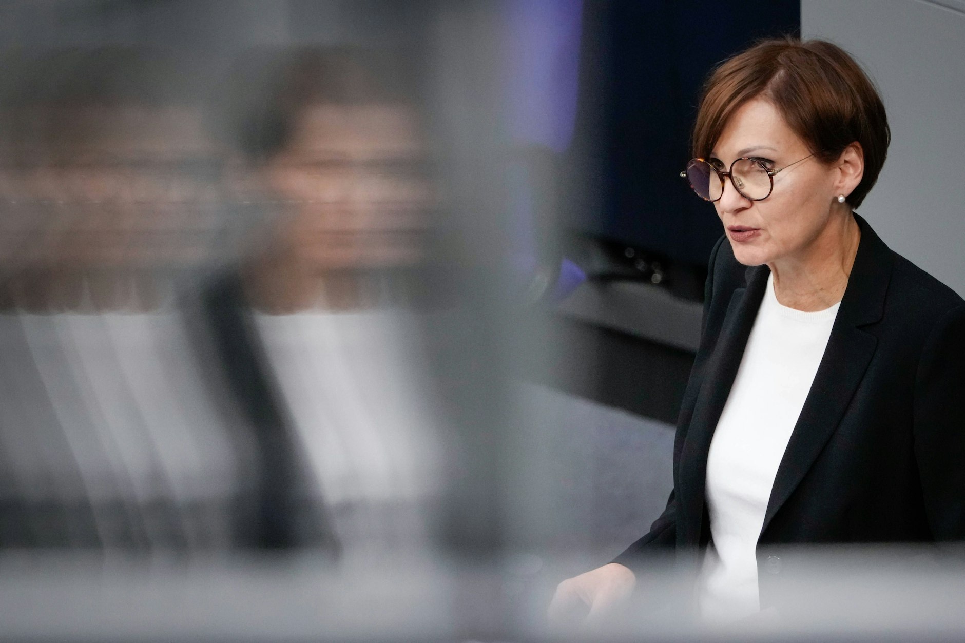 Bildungsministerin Bettina Stark-Watzinger FDP im Portrait bei ihrer Rede bei der Debatte zum Thema Zukunftsstrategie Forschung und Innovation im Bundestag am 1. März 2023